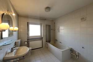 renovierungsbedürftiges RMH in Alterlangen...Ihr neues Zuhause mit Gestaltungspotenzial – Die vollständige Adresse der Immobilie erhältst du vom Anbieter., 91056 Alterlangen, Erlangen – Vorschaubild 13
