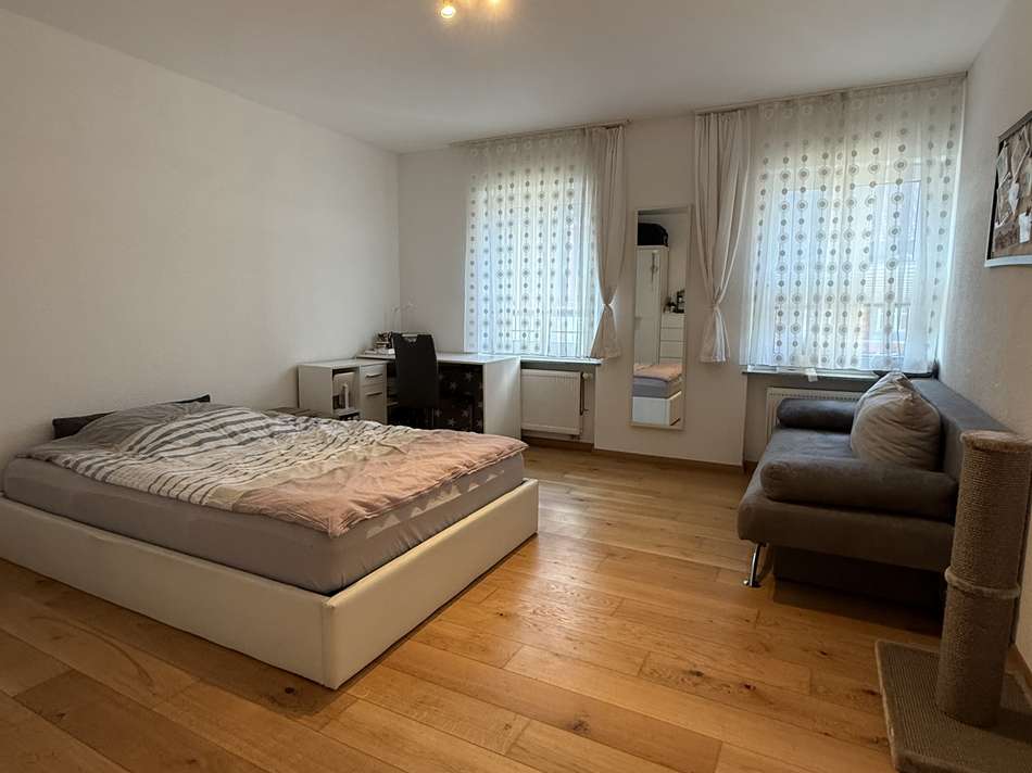 Schlafzimmer 1