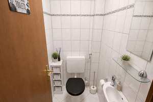 Helle 5-Zimmerwohnung am südlichen Dorfrand von Kleinhelfendorf, Gemeinde Aying.  – Kleinhelfendorf 27A, 85653 Aying – Vorschaubild 2