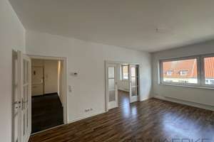FÜR SÜDSTADTFANS: RUHIG & WEIT OBEN GELEGENE 4-ZI-ETW MIT LASTENLIFT, SÜDBALKON (+ GARAGE OPTIONAL) – Die vollständige Adresse der Immobilie erhältst du vom Anbieter., 30171 Südstadt, Hannover – Vorschaubild 7