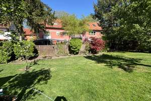 Großzügige 4-Zimmer-Wohnung mit großem Garten, Balkon, Terrasse & Garage in ruhiger Lage – Kaulbachstraße 7, 95447 Altstadt, Bayreuth – Vorschaubild 12