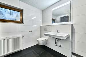 SPACIOUS AND ONLY 13 MINUTES TO CLAY! High-quality corner townhouse with garden, whirlpool, & garage – Die vollständige Adresse der Immobilie erhältst du vom Anbieter., 65203 Biebrich, Wiesbaden – Vorschaubild 22