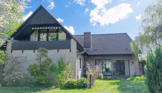 Bild von 3-Familienhaus mit Gewerbe am Naturschutzgebiet