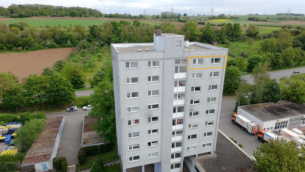 Immobilie in Benningen am Neckar - Sehr gepflegte 3-Zimmer-Wohnung inkl. Einzelgarage mit Penthouse-Feeling und Panorama-Aussicht - Bild 4