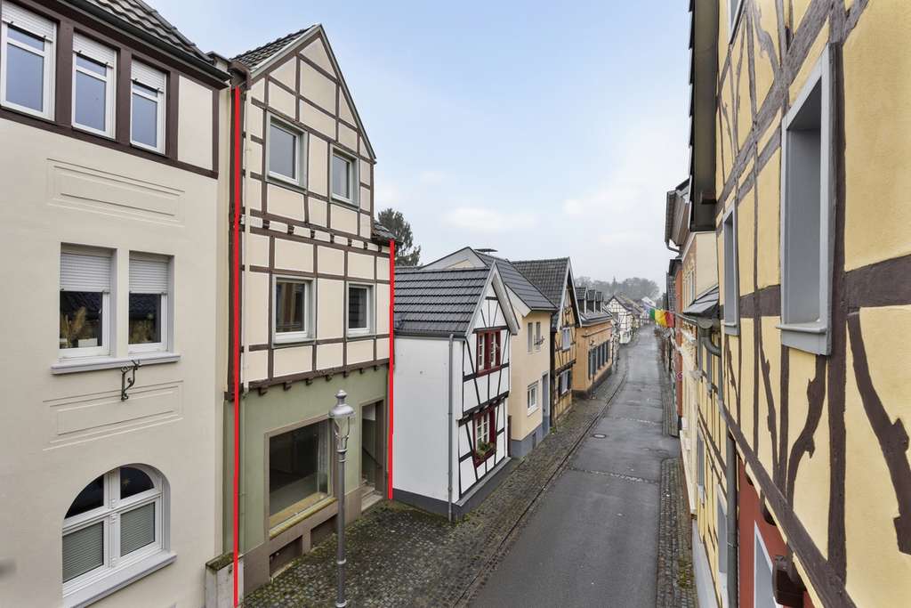 Immobilie in Bonn - Familienhaus mit viel Potential und Siebengebirgsblick - Bild 1