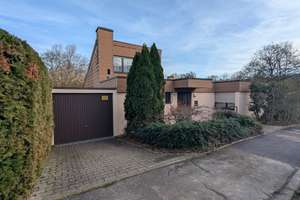 Freistehendes Einfamilienhaus mit Einliegerwohnung in Stuttgart-Weilimdorf