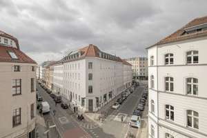 Bezugsfreie 3-Zimmer-Altbau-Wohnung in bester Mitte-Lage mit EBK – Kleine Hamburger Straße 24, 10115 Mitte (Ortsteil), Berlin – Vorschaubild 9