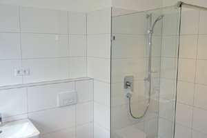 2 Bäder, 2 Balkone, Lift & TG: 4-Zi.-Familienwohnung in Striesen – Eibenstocker Straße 97b, 1277 Striesen-Ost, Dresden – Vorschaubild 7