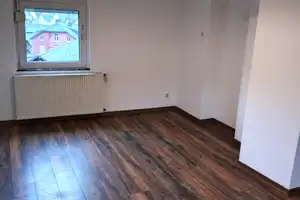 Großzügiges Einfamilienhaus mit ggf. zusätzlichem Baugrundstück, frisch renoviert, sofort verfügbar – Schartstr. 3, 52224 Aachen (Kreis) – Vorschaubild 5