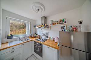 Stilvolles Split-Level-Wohnen: Terrasse, Garten und herrliche Aussicht über Stuttgart – Weinbergweg 18, 70569 Dachswald, Stuttgart – Vorschaubild 3