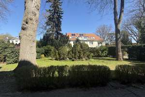 250 qm eigener Garten vor dem Haus. 140 qm Dachgeschosstraum in Gatow. – Die vollständige Adresse der Immobilie erhältst du vom Anbieter., 14089 Gatow, Berlin – Vorschaubild 28