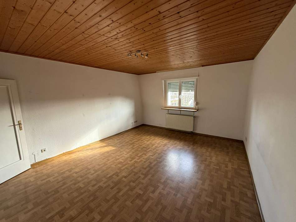 Erste Zimmer  