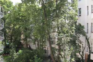 2-Zi.-ETW: schön zentral ~  ruhig + grün  --  top Lage Nähe Savignyplatz - Balkon -  – Die vollständige Adresse der Immobilie erhältst du vom Anbieter., 10629 Charlottenburg, Berlin – Vorschaubild 7
