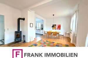 FRANK IMMOBILIEN - Kernsanierter 30er Jahre Klassiker mit Kamin & Gartenparadies!