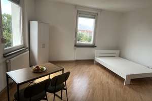 Möblierte Vier- Zimmer WG am Maffeiplatz 