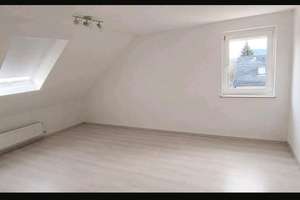 Vier Zimmer in Giengen: Helle Dachgeschosswohnung mit Balkon – Robert-Schumann-Weg 4, 89537 Giengen an der Brenz – Vorschaubild 6