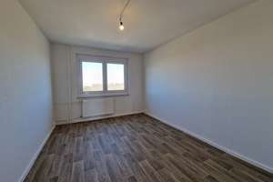 1000 € Gutschein sichern-Frisch renovierte 4-Zimmer-Wohnung mit Wannenbad ! – Am kleinen Feld 28, 4205 Grünau-Nord, Leipzig – Vorschaubild 3