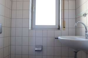 Einfamilienhaus mit Einlieger-Wohnung, Kamin,
Einbauküche und Wärmeluftpumpe – Die vollständige Adresse der Immobilie erhältst du vom Anbieter., 64405 Fischbachtal – Vorschaubild 3