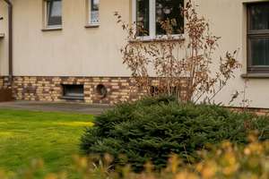 Altbau mit Charakter – freistehendes Einfamilienhaus mit großem Garten & Kachelöfen