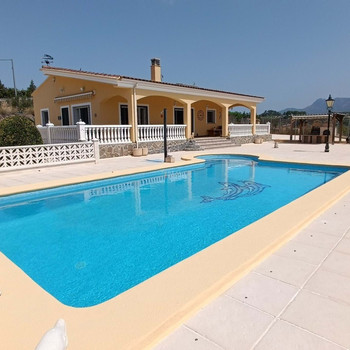 Diese wunderschöne Finca mit 3 Schlafzimmern in Bufali bietet die perfekte Mischung aus Komfort und 