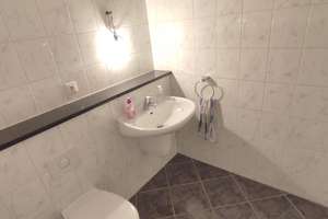 modern gestaltete, lichtdurchflutete 3-Zimmer-Wohnung mit Blick ins Grüne und Aufzug in  super Lage – Im Weller 1, 90768 Dambach, Unterfürberg, Fürth – Vorschaubild 12