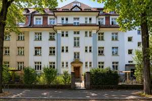 Klassischer Altbaucharme: 4-Zimmer-Wohnung in der Wiehre