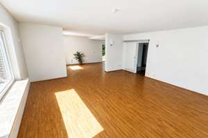 Viel Platz für Ihre Pläne: Großzügiges Haus in Siegen – 57072 Siegen, Siegen – Vorschaubild 3