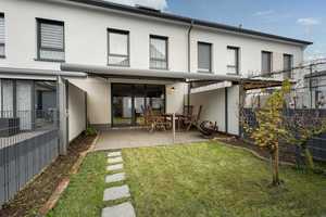 Viel Platz zum Wohlfühlen – Reihenmittelhaus mit Süd-Garten in Dietzenbach – Offenbach (Kreis) – Vorschaubild 1