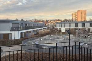 Lichterfüllte Etagenwohnung mit Balkon, moderner Markenküche & Tiefgaragenstellplatz – Mailänder Platz 21, 70173 Europaviertel, Stuttgart – Vorschaubild 4