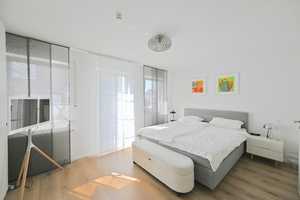 Ländlich und doch zentral bei Landshut - Luxuriöses Reihenmittelhaus mit kleinem Garten und Garage! – Landshut (Kreis) – Vorschaubild 8