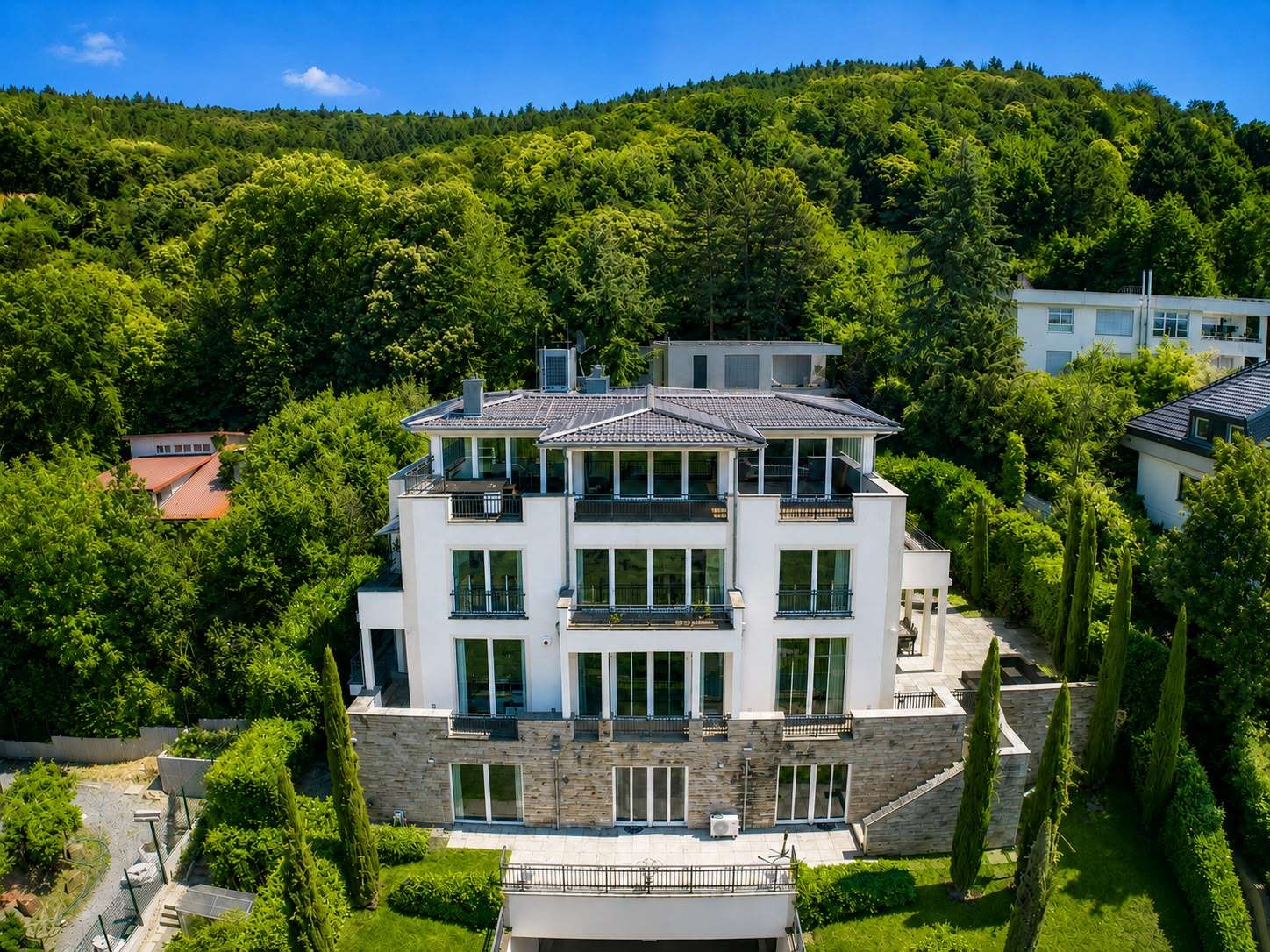 Fantastic property with panoramic views in a top location Ludolf-Krehl-Straße