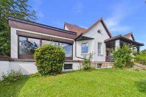 Stadtnah wohnen, den Staffelberg im Blick – Charmantes Einfamilienhaus mit großem Garten – Die vollständige Adresse der Immobilie erhältst du vom Anbieter., 96450 Mitte, Coburg – Vorschaubild 1