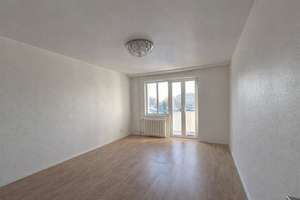 Bezugsfreie Citywohnung mit traumhaftem Balkon- und Wohnzimmerblick auf den Kleistpark - kein Aufzug