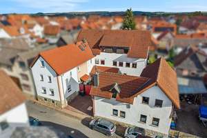 3 Häuser, 1 Grundstück:  448 m² Wohnfläche zum Selbst bewohnen bzw. Vermieten  in Nieder-Weisel – Die vollständige Adresse der Immobilie erhältst du vom Anbieter., 35510 Butzbach – Vorschaubild 3