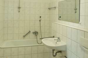 2-Zimmer Wohnung mit Balkon und Stellplatz. – Die vollständige Adresse der Immobilie erhältst du vom Anbieter., 42655 Solingen-Mitte, Solingen – Vorschaubild 6