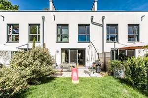 NEU *Paul & Partner* NEUBAU ZWEITBEZUG DIREKT AM PARK! MIT 2x STELLPLÄTZEN & EBK !