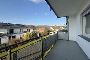 Großzügige Erdgeschosswohnung mit Balko, Terrasse, Garten 