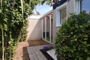 DESIGN-BUNGALOW MIT EXKLUSIVEM WINTERGARTEN, WÄRMEPUMPE & WOHNGESUNDEM RAUMKLIMA – 40472 Unterrath, Düsseldorf – Vorschaubild 2