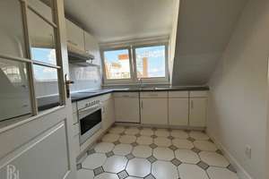 Wohnen über den Dächern Wilmersdorfs – helle 3-Zimmer-Dachgeschosswohnung in Toplage – Die vollständige Adresse der Immobilie erhältst du vom Anbieter., 10717 Wilmersdorf, Berlin – Vorschaubild 3