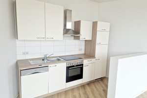 *Wunderbare 2 Zimmer Wohnung mit Erker und EBK* – Halberstädter Straße 46, 39112 Magdeburg – Vorschaubild 2