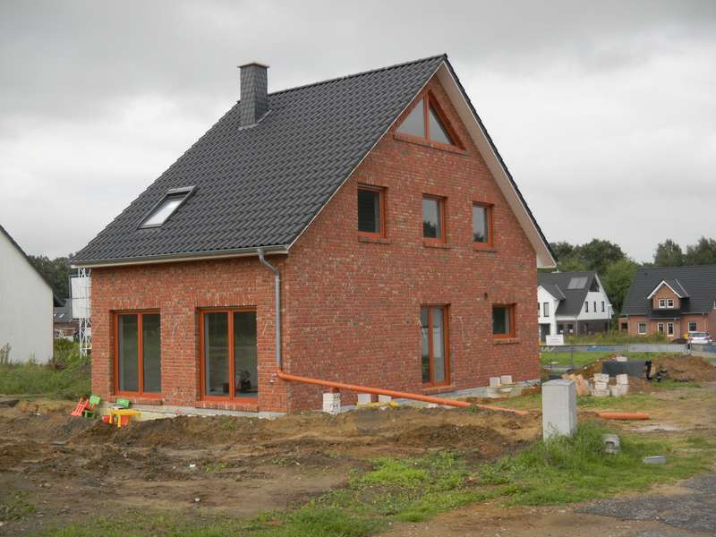 DHH-Ausbauhaus! Traumlage im Grünen! Ideal für Familien!