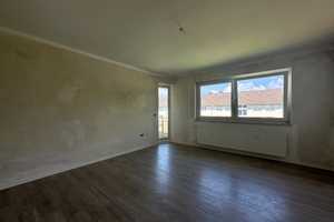 Geräumige 3-Zi.-Wohnung mit Einbauküche und Balkon! – Robert-Blum-Straße 7, 51373 Leverkusen – Vorschaubild 3