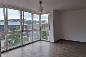 Kompakt, zentral, vermietungsstark: leerstehende Citywohnung mit Stellplatz und Balkon – Die vollständige Adresse der Immobilie erhältst du vom Anbieter., 76133 Innenstadt-West, Karlsruhe – Vorschaubild 2