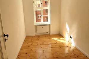 ANFRAGEN ÜBER DAS KONTAKTFELD! Schöne, ruhige und WG-geeignete 3-Zimmer-Wohnung im Altbaudenkmal – Torstraße 85, 10119 Prenzlauer Berg, Berlin – Vorschaubild 2