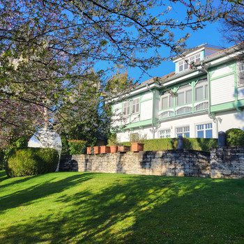 Herrschaftliches Villenanwesen in Bestlage Starnbergs und  unmittelbarer Seenähe - provisionsfrei!