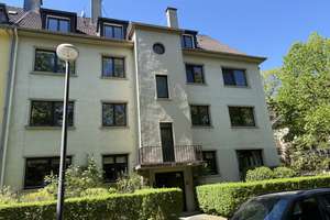 Charmante Altbauwohnung mit Balkon, Garage und großem Gestaltungspotenzial im Essener Südviertel 
