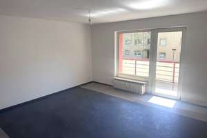 Sehr geräumige renovierte 4 Zimmer Wohnung mit Balkon in Duisburg zu vermieten – Salzmannstr. 8, 47167 Neumühl, Duisburg – Vorschaubild 2