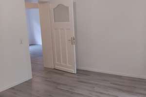 Sehr schöne sanierte 2 Zimmer Wohnung in Duisburg zu vermieten – Wasgaustr. 39, 47137 Obermeiderich, Duisburg – Vorschaubild 2