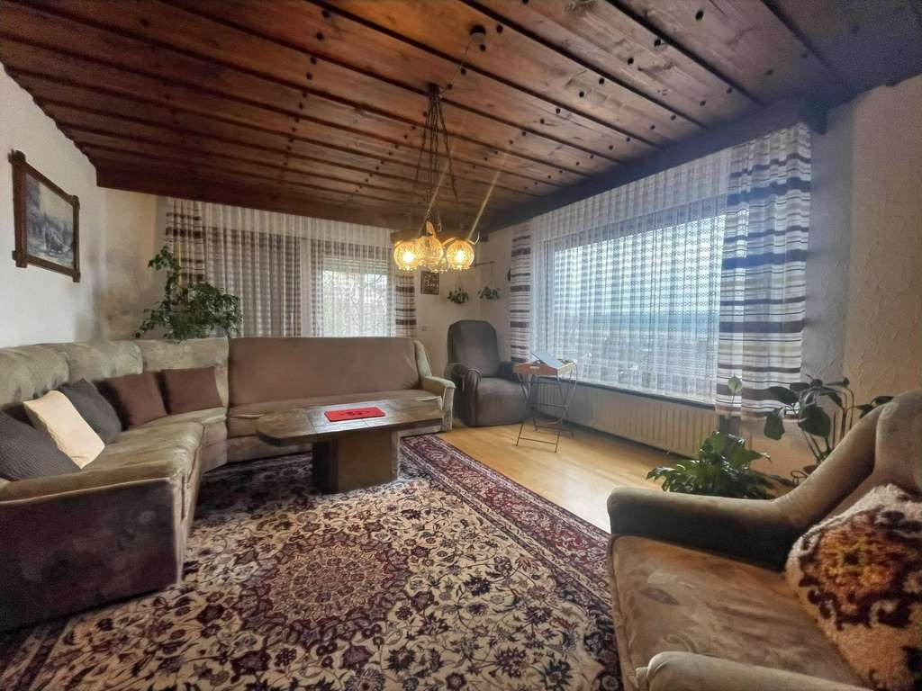 Immobilie in Geislingen - Attraktives Einfamilienhaus mit Einliegerwohnung in Geislingen - Perfekt für Familien & Vermietung! - Bild 2