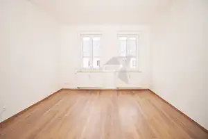 Charmante 3-Raum-Wohnung mit Balkon und lichtdurchflutetem Tageslichtbad in Chemnitz-Ebersdorf – Erich-Steinfurth-Straße 19, 9131 Chemnitz – Vorschaubild 3